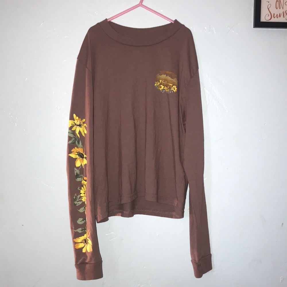 ⭕️Tillys volcolm shirt ⭕️